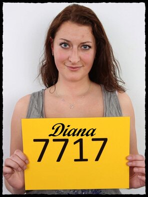 amateur photo 7717 Diana (1)