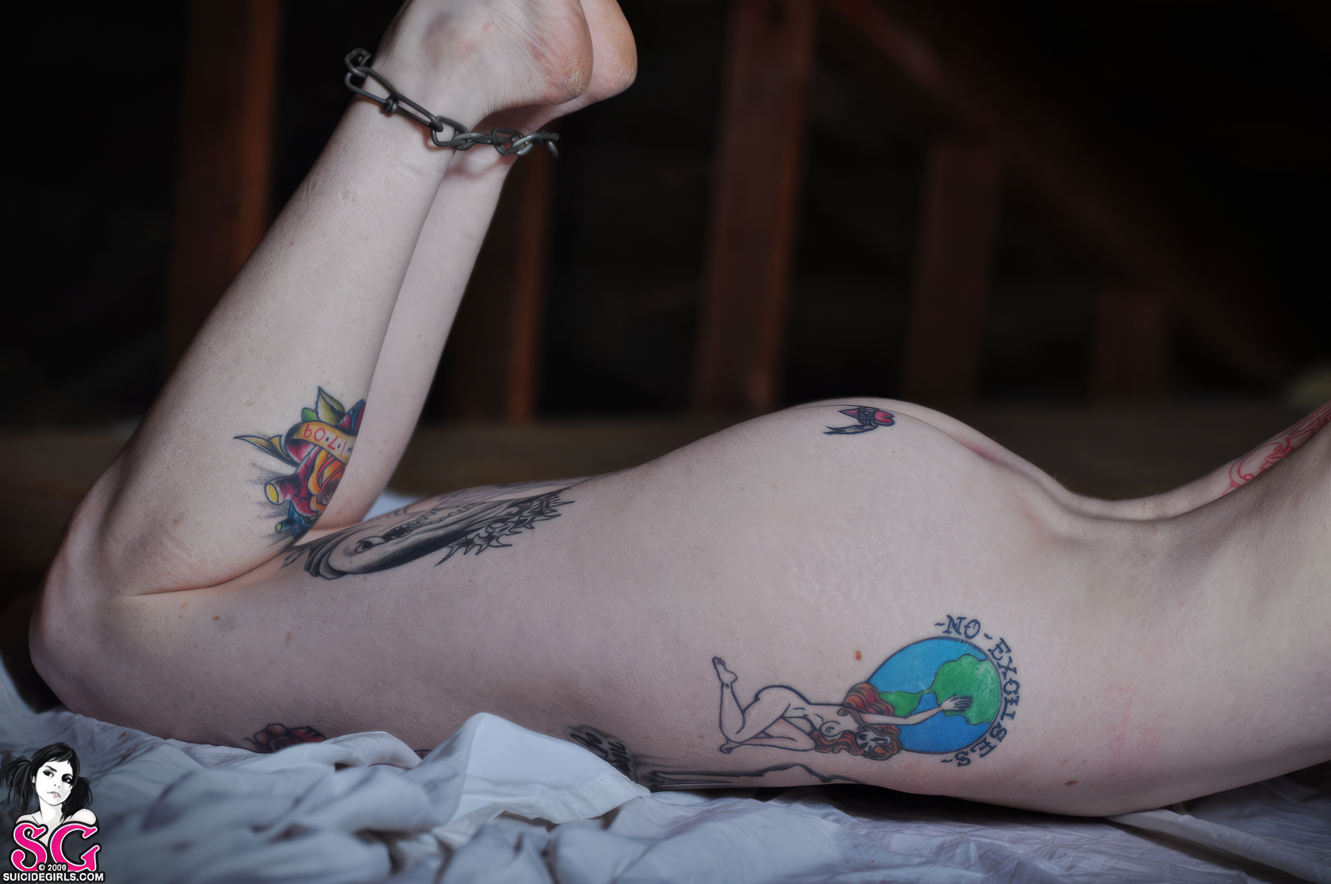 amateur photo upskemper_-_chained_52-topaz-enhance-3.5x-faceai