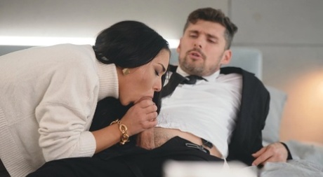 amateur photo 98639750_001_f0f7