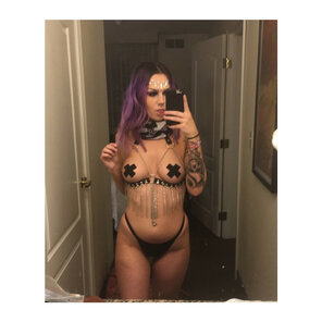 zdjęcie amatorskie Cute fit slut Kendall Young (56)