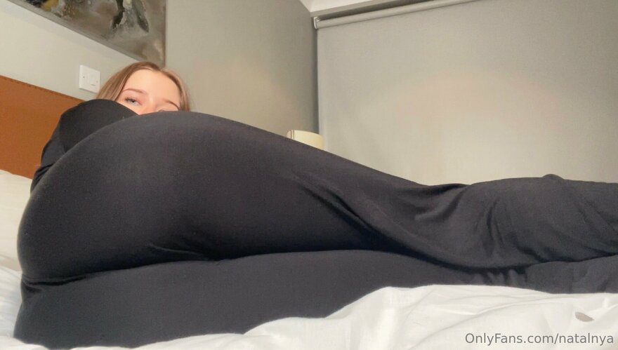 Pics by @onlyforfan_online(242)