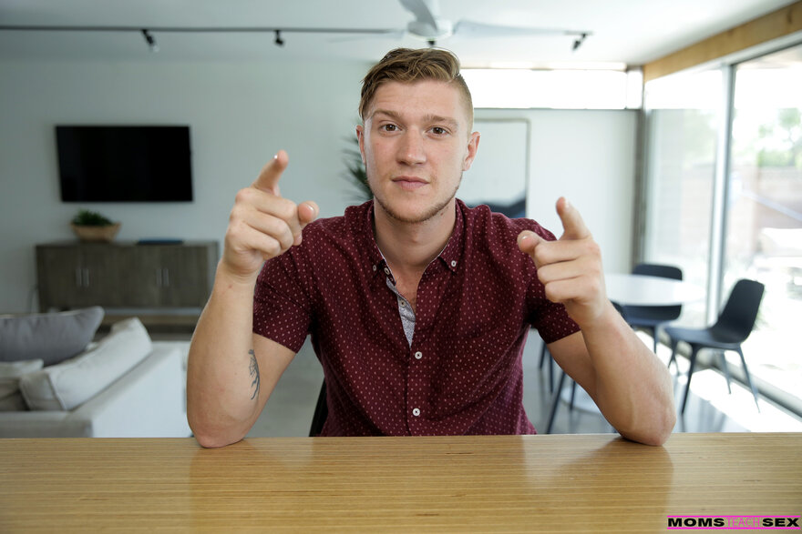 three_steps_to_fuck_your_step_mom_001