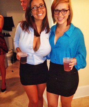 foto amateur Tight skirts and shirts