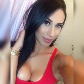 photo amateur Latina cleavage