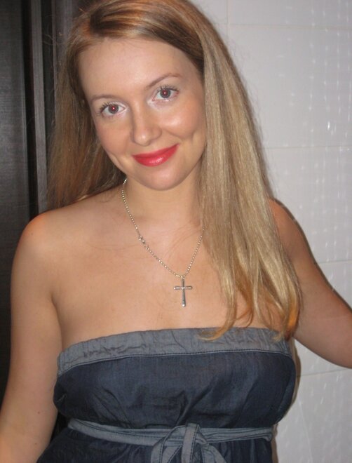 225 (seventeen) nude