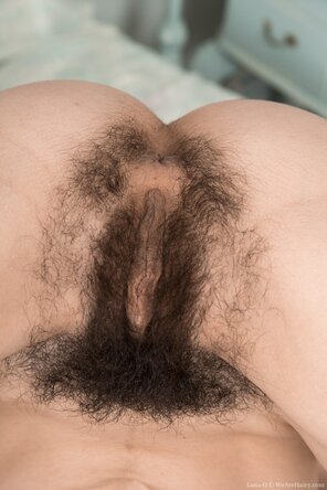 amateur pic Hairy_Pussy_01_7BFC70C8_C7E8_4FEB_9892_FE3BAFDF892B