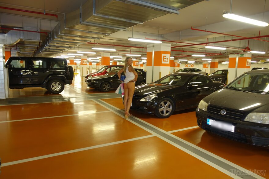 OutForShoppingAgain-006-topaz-faceai-enhance-1.9x