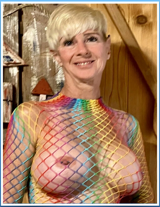 ‎Exposed V4.‎105 nude