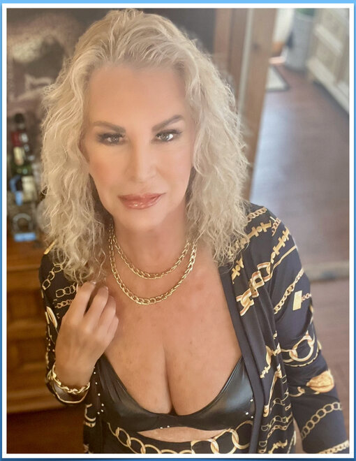 ‎Exposed V4.‎120 nude