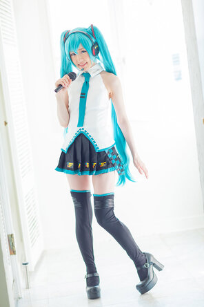 amateur pic [@factory (Tsuchiya Asami)] MikuCos (Vocaloid)_836530-0053