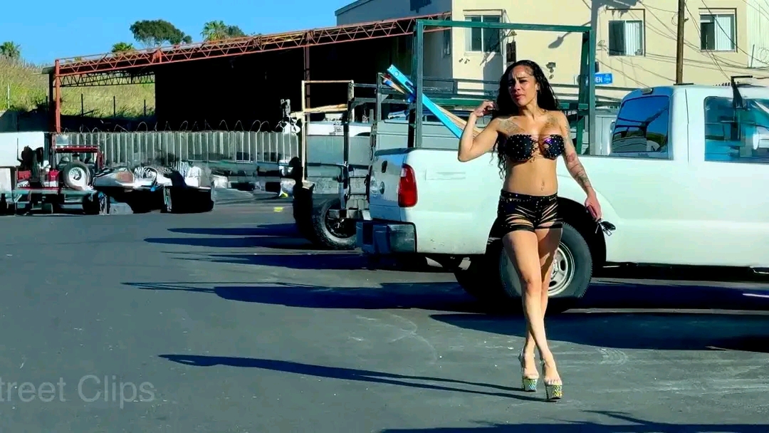 amateur photo 1758819618362