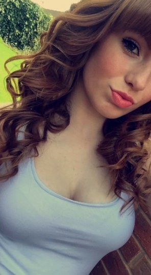foto amadora Hair Face Hairstyle Lip Brown hair Selfie 