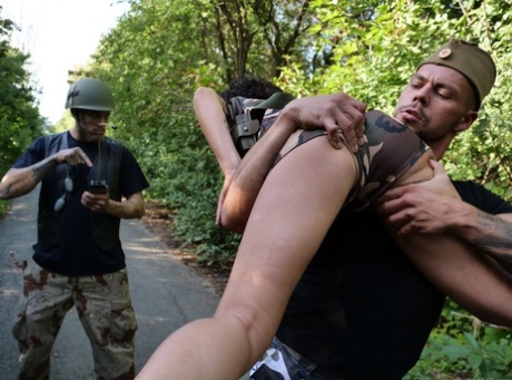 amateur photo 67465258_014_9b76