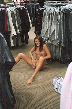 amateurfoto In the clothing department