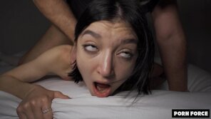 foto amateur madison-quinn-screams-like-a-slut-during-aggressive-fucking-12