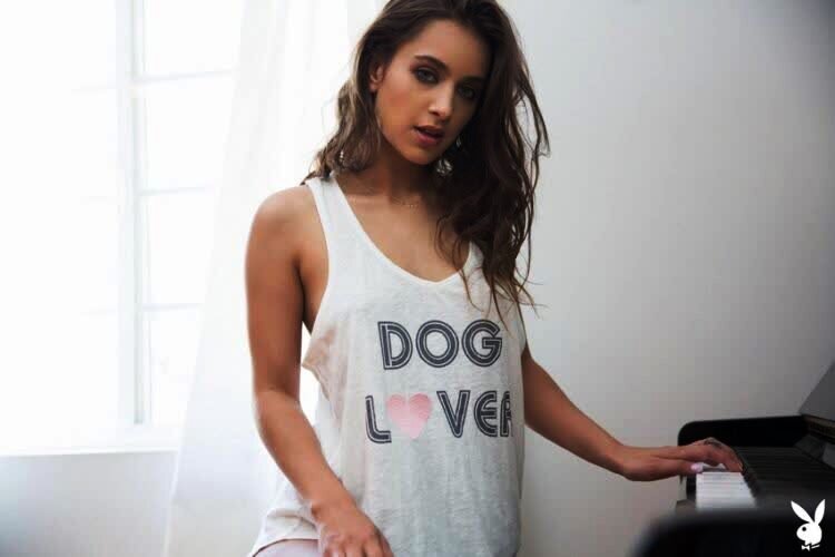 Uma-Jolie-naked-01-e1602964167711