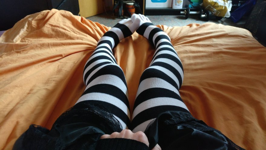 I feel cute in those stripped toesocks ðŸ¤­