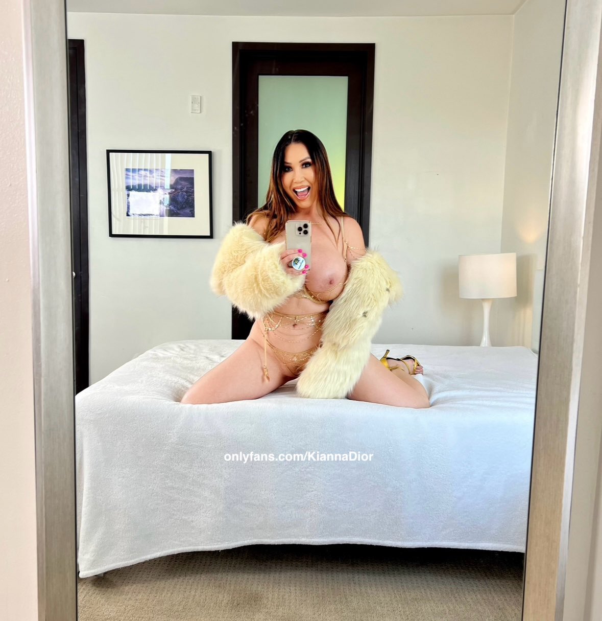 amateur photo 1000016718