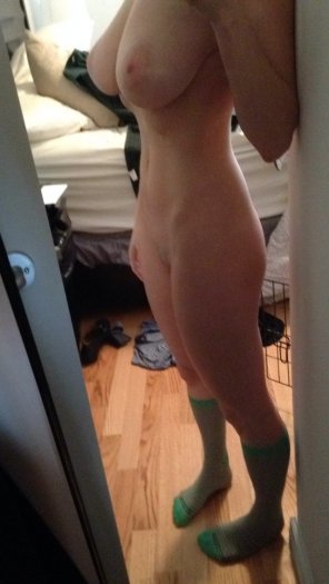 amateur pic Thin legs, tight stomach, supremely stacked.