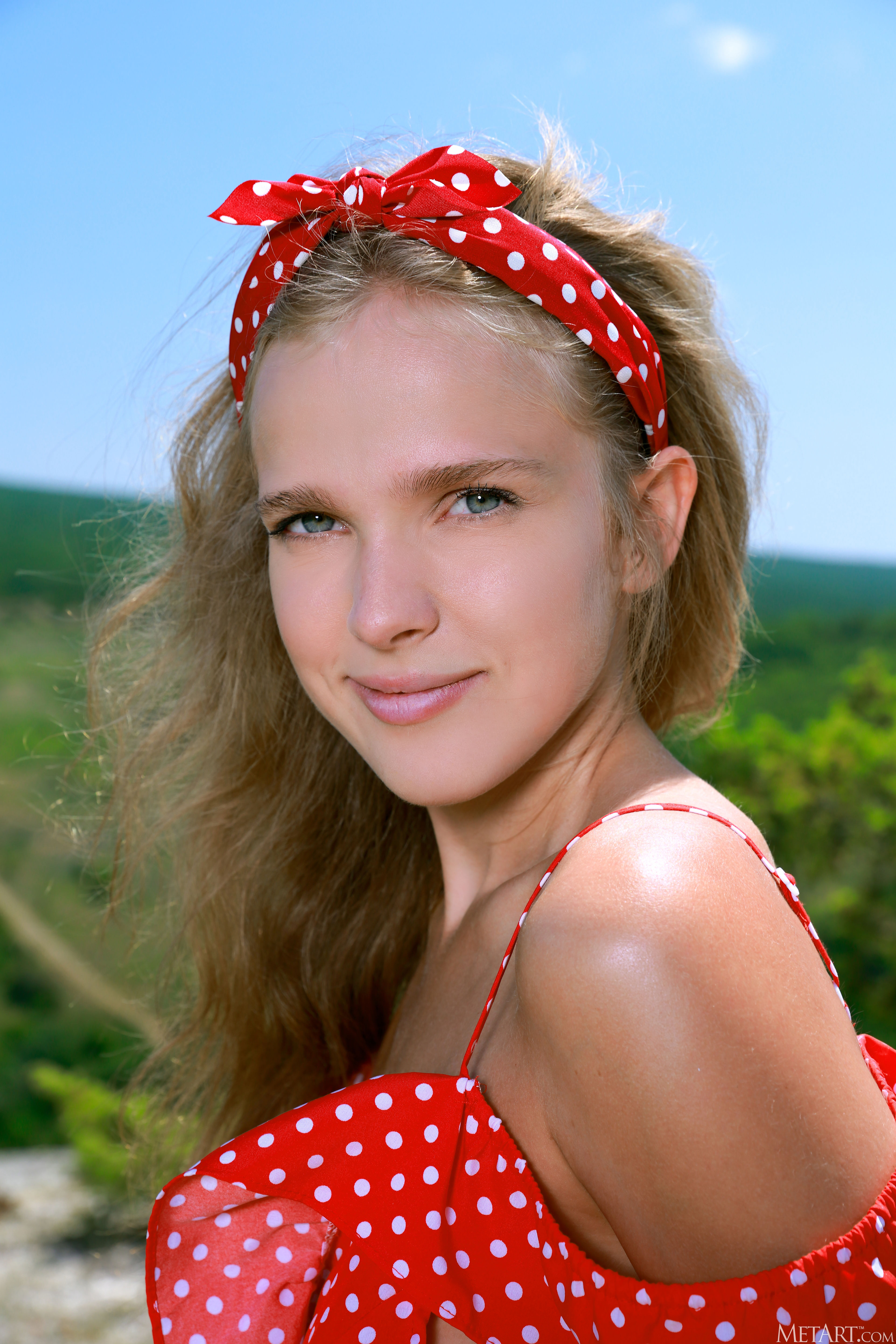 amateur photo MetArt_Countryside-Charm_Xenia_high_0005