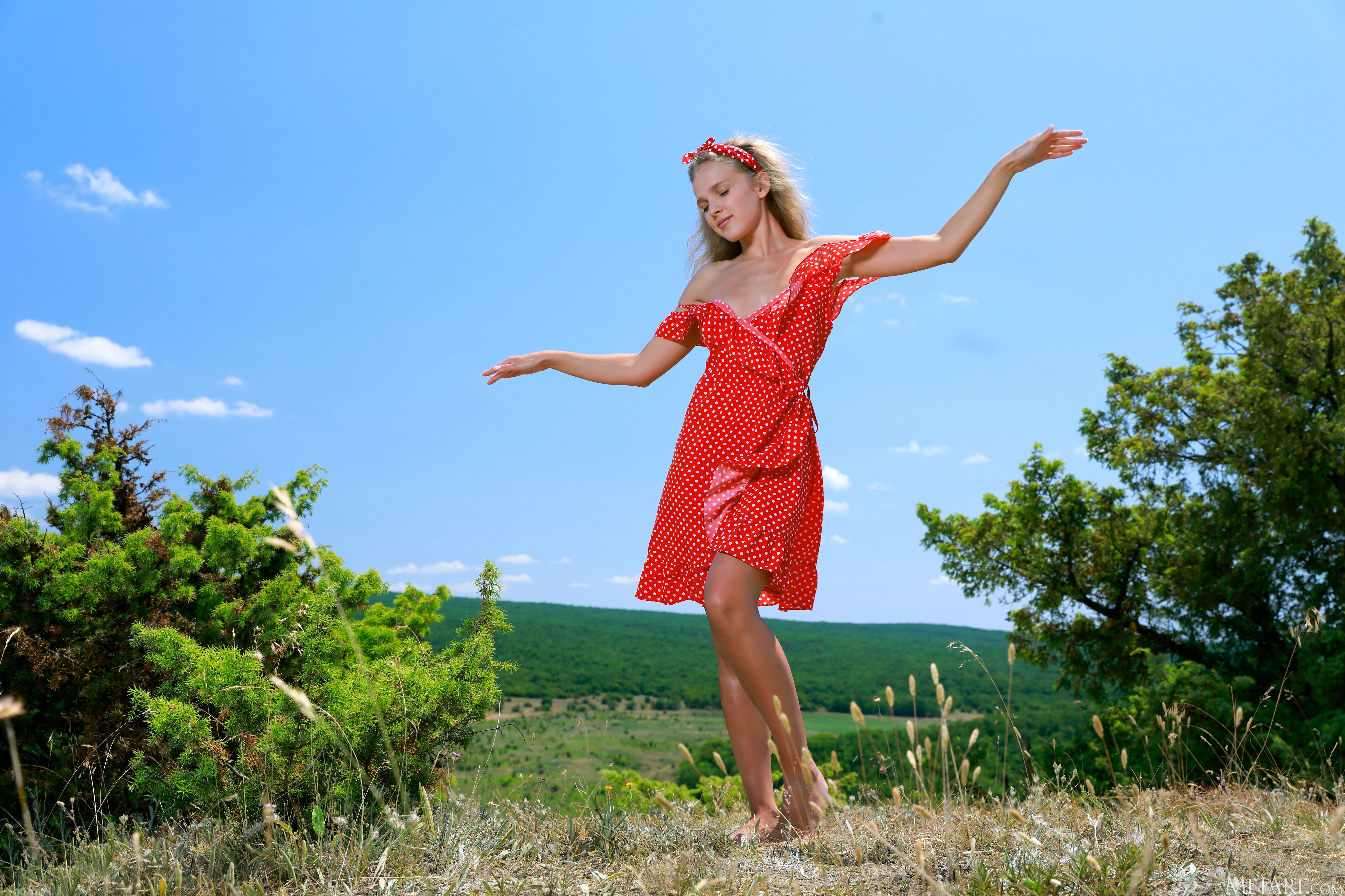 amateur photo MetArt_Countryside-Charm_Xenia_high_0012