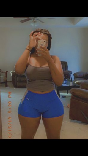 amateur pic Those shorts arenâ€™t going to make it pass the first set of squats