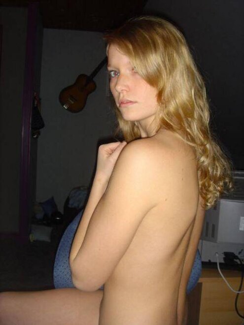 2005-02-26 19.52.xx nude