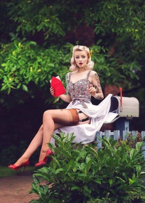 amateur-Foto People in nature Sitting Beauty Botany Dress 