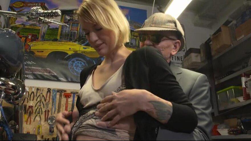 Die Frau vom Boss ist eine Hure - Sina Longleg 2019_086