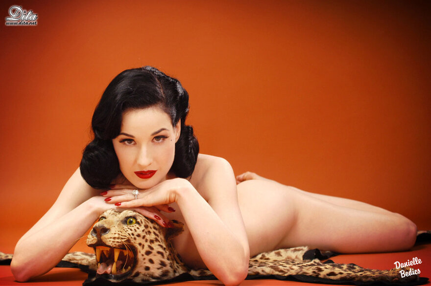 Dita Von Teese beast2 (3)