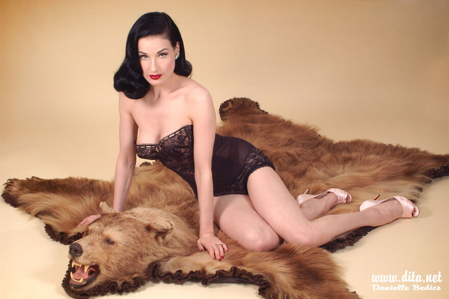 Dita Von Teese beast2 (15)