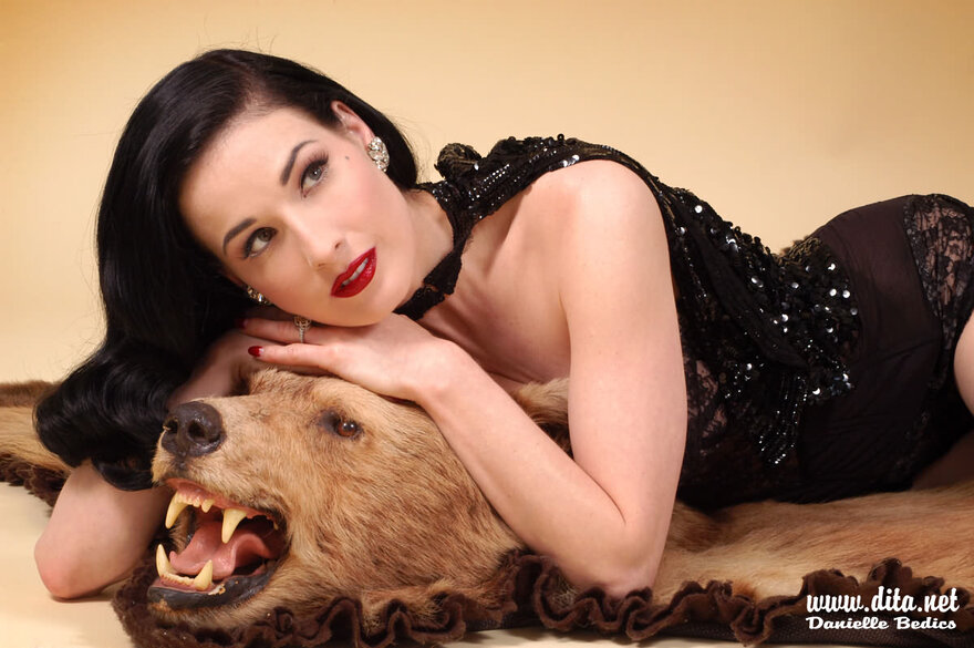 Dita Von Teese beast2 (16)