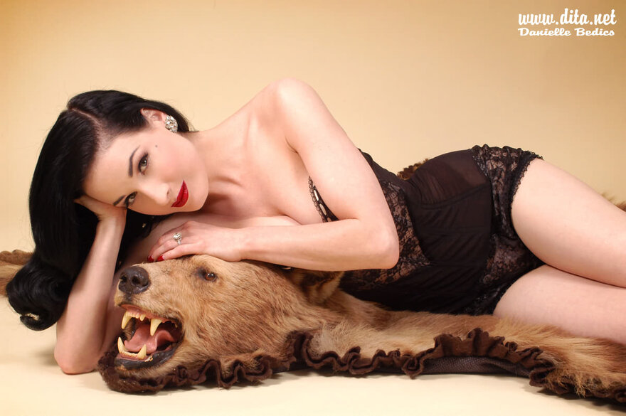 Dita Von Teese beast2 (19)