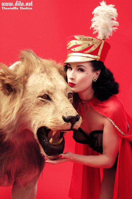 Dita Von Teese beast3 (1)