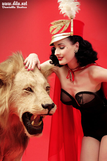 Dita Von Teese beast3 (5)