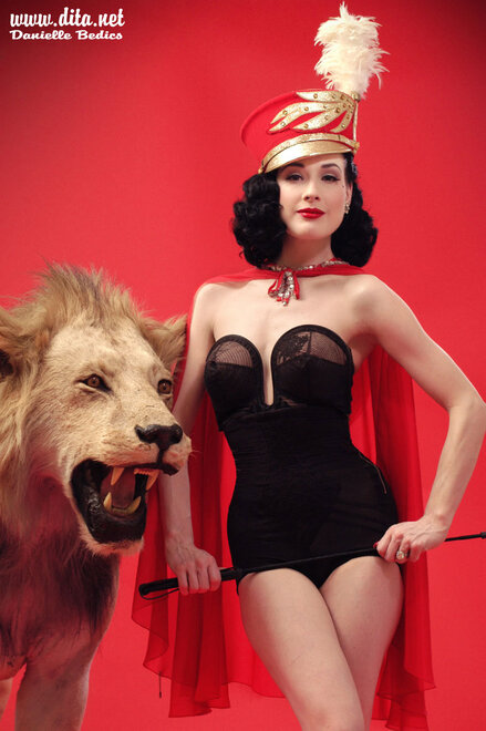 Dita Von Teese beast3 (8)