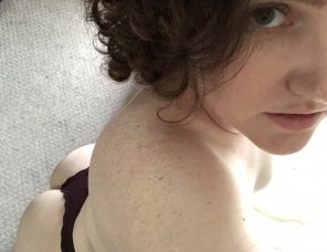 amateur-Foto Current vibe: sexy, yet highly skeptical o[f] Mondays.