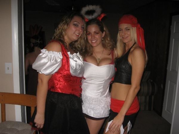 Even the angels have big tits on Halloween