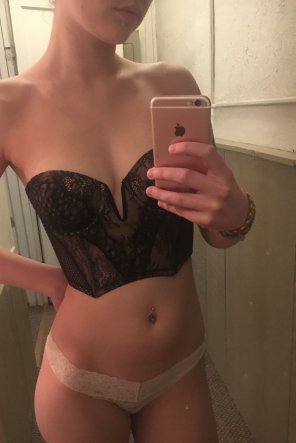 foto amateur What does reddit think of this lacy set? [F]