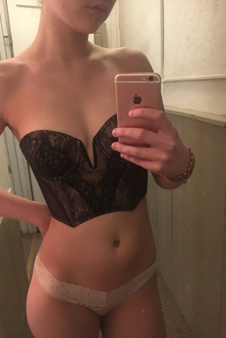 What does reddit think of this lacy set? [F]