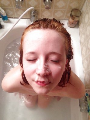 foto amateur Bathtime Nut-Busting