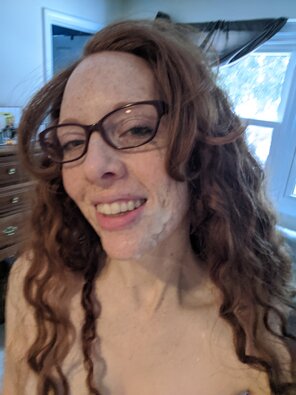 amateur pic It's not a good day unless my face is covered in cum!