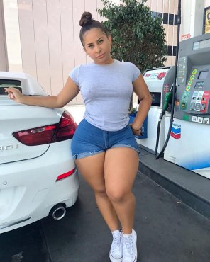 amateur-Foto Ciera Rogers and her thick thighs