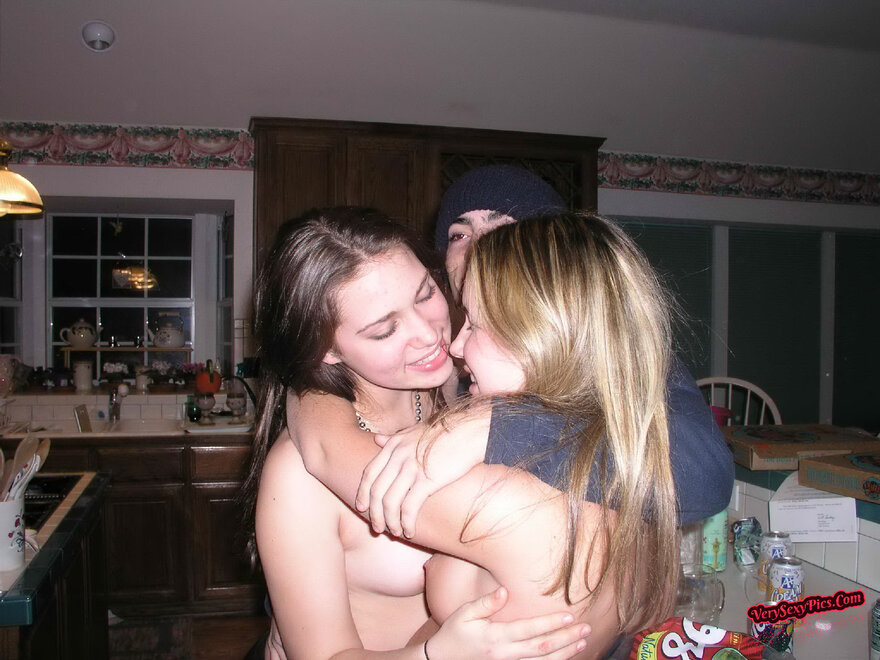 Nude Amateur Pics - Two Teen Lesbian6