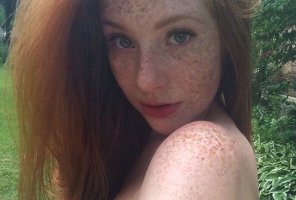 foto amadora Face Hair Skin Lip Nose Freckle 