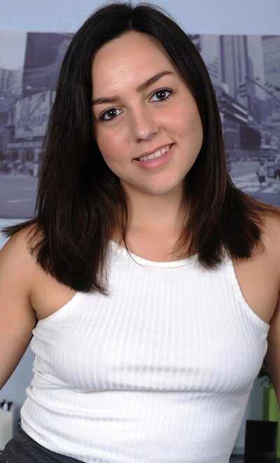 ● LEANNA LASS. ( 33 )