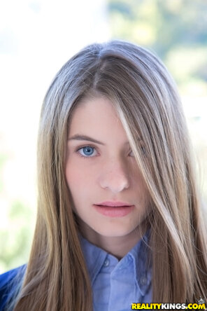 Foxy Alice March 12 – 186 pics