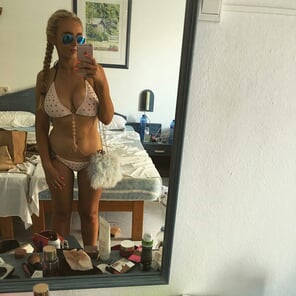 amateur pic Busty blonde slut Savannah Wallace (24)