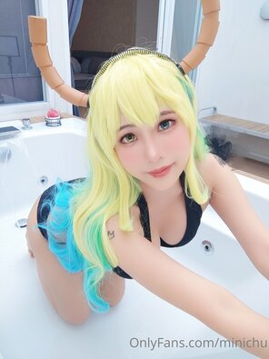 zdjęcie amatorskie Minichu-Lucoa-Bikini-5