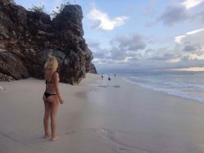 foto amadora amazing ass in beach scene